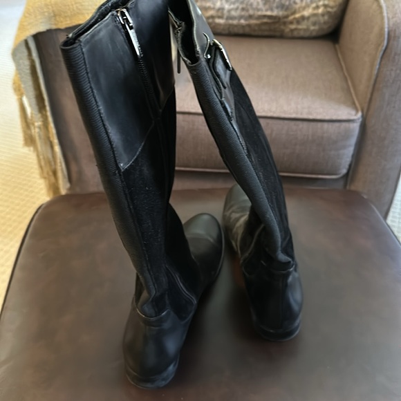 Aquatalia Italian leather and suede boots rarely worn - Picture 5 of 7